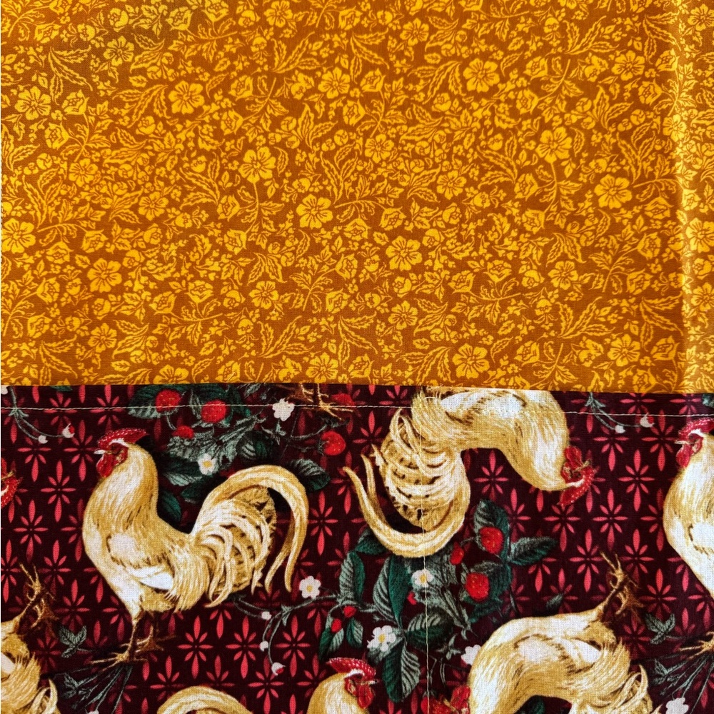 Hand Crafted Rooster Patterned Apron - Picture 7 of 8